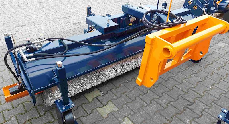 Zamiatarka szczotkowa 2,3m TANK