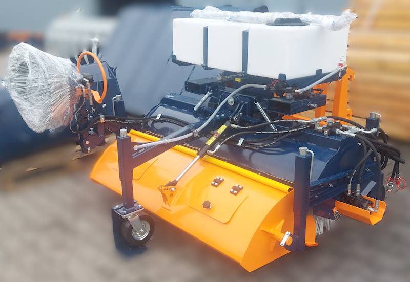 Zamiatarka szczotkowa 1,5m MINI TANK BRUSH HYDRO