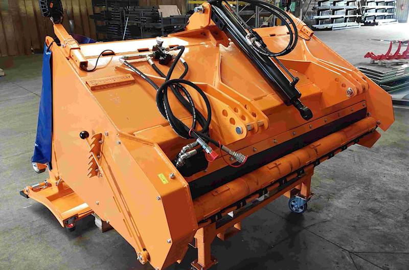 Posypywarka piasku SAND MASTER 1,6m