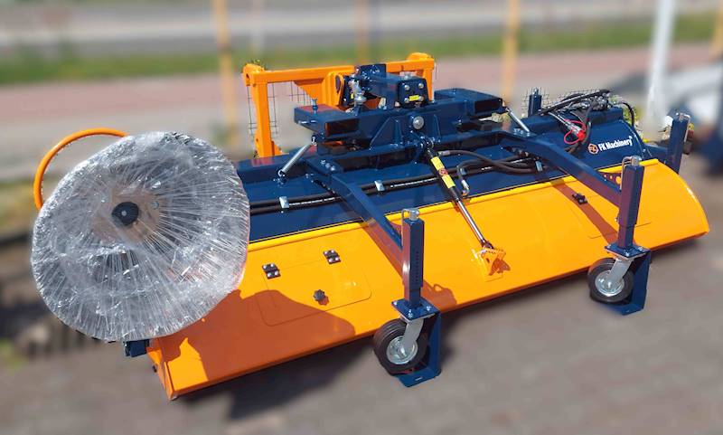 Zamiatarka szczotkowa 2,8m TANK BRUSH