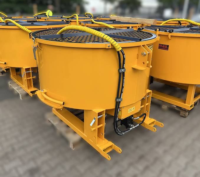 Betoniarka mieszalnik 800L napęd hydrauliczny