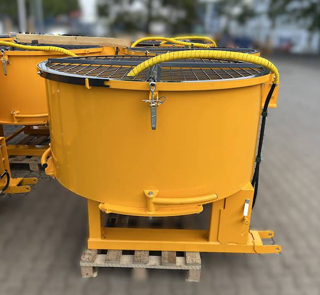 Betoniarka mieszalnik 800L napęd hydrauliczny
