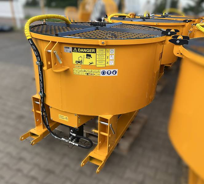 Betoniarka mieszalnik 800L napęd hydrauliczny