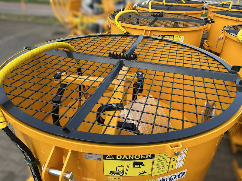 Betoniarka mieszalnik 800L napęd hydrauliczny