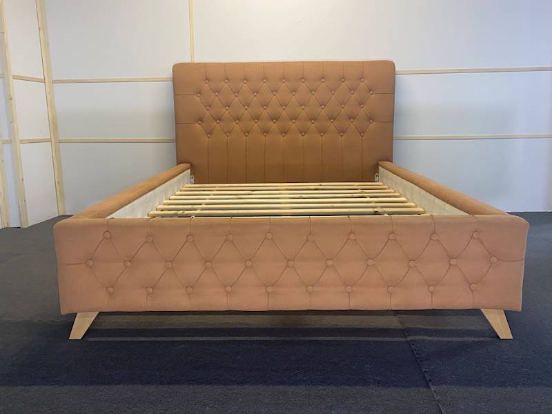 ŁÓŻKO TAPICEROWANE 140X200 CHESTERFIELD