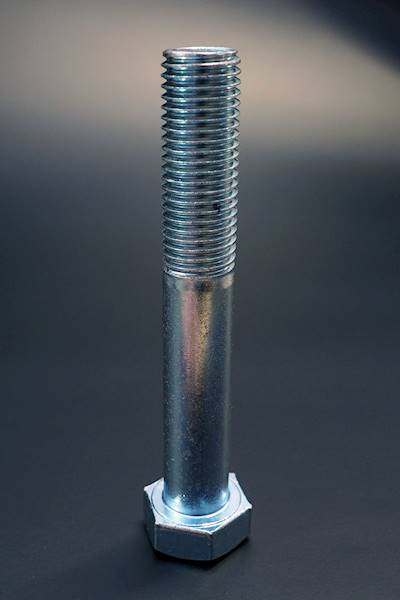 śruby  m16x140 DIN 931/8.8 zn