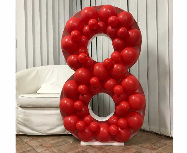 Szablon do wypełniania balonami cyfra 8 - styropian + tektura falista 120 cm wysokości