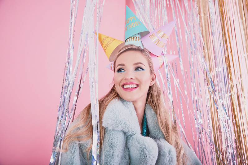Czapeczki urodzinowe Happy Birthday pastelowe 6 szt CPP22