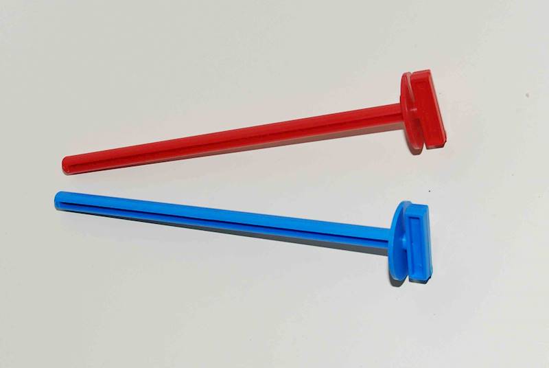 PATYKI MAŁE DO KLATEK PLASTIK IZ-A010