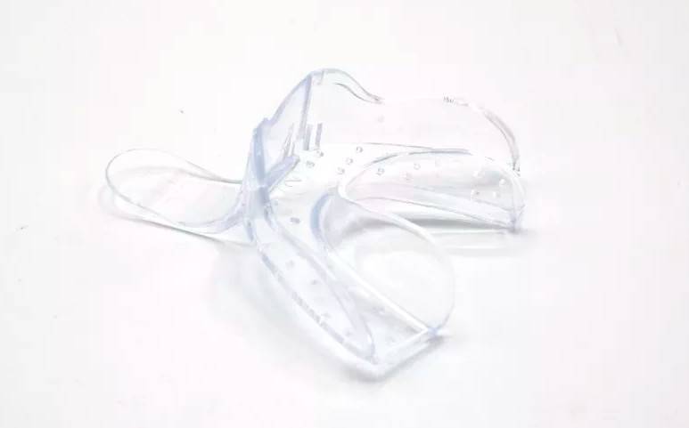 Łyżka plastikowa perforowana 3 dół