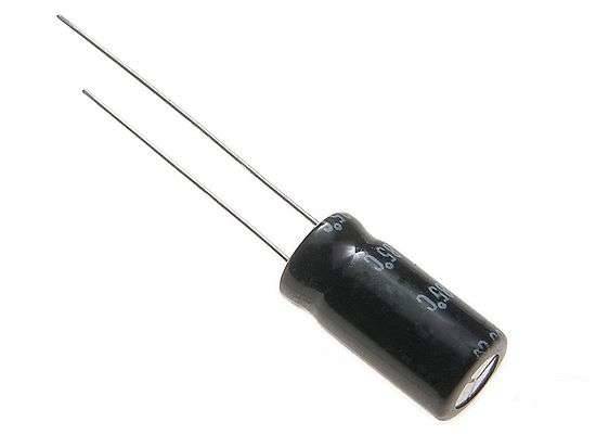 Kondensator    22uF 250V 105st