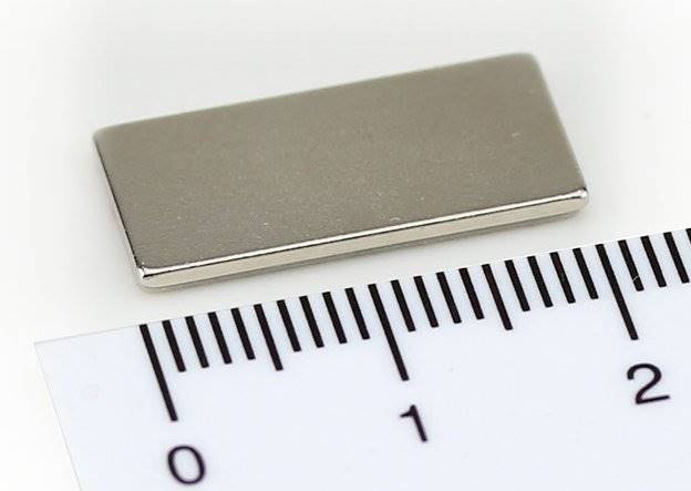Magnes neodym. prostokąt 20x10x1,5