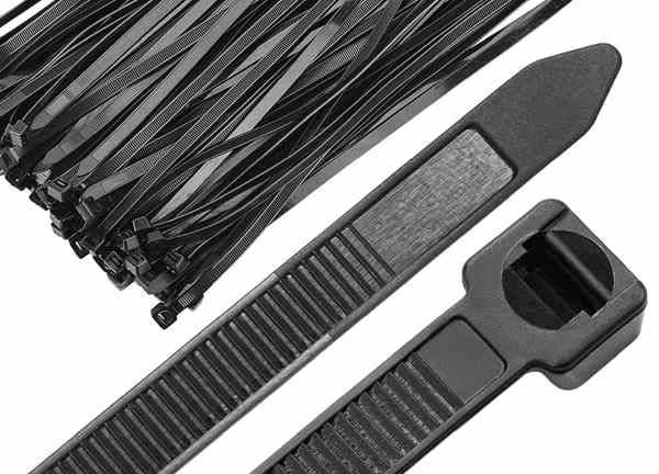 OPASKI KAB. 200/3,6mm 100szt/opk  czarne