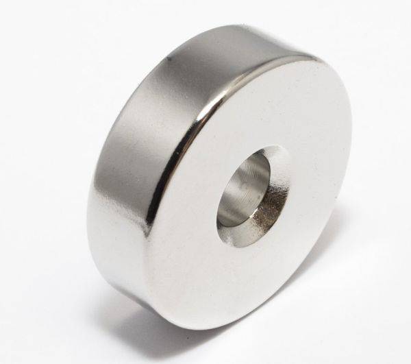 Magnes neodym. okrągły 33x12 z otworem 8,5mm