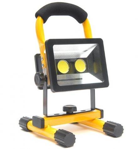 Lampa LED  30W Naświetlacz z akum. + ładow. 2led