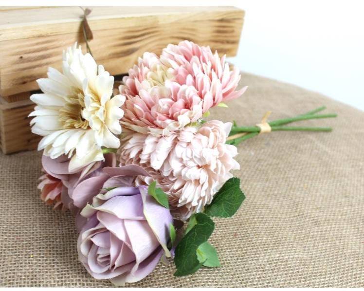 Bukiet chryzant, róza, gerbera róż lub żółty,"5"