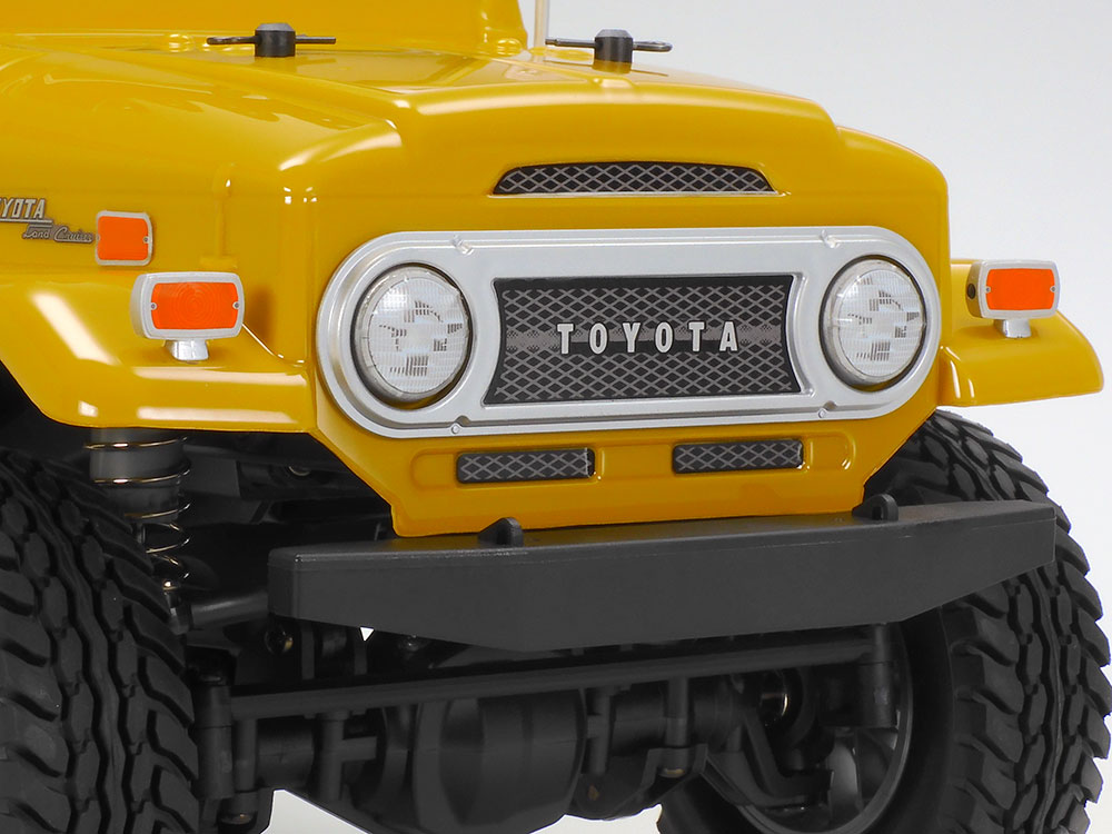 Tamiya 47490 CC-02 Toyota Land Cruiser Yellow Painted Body