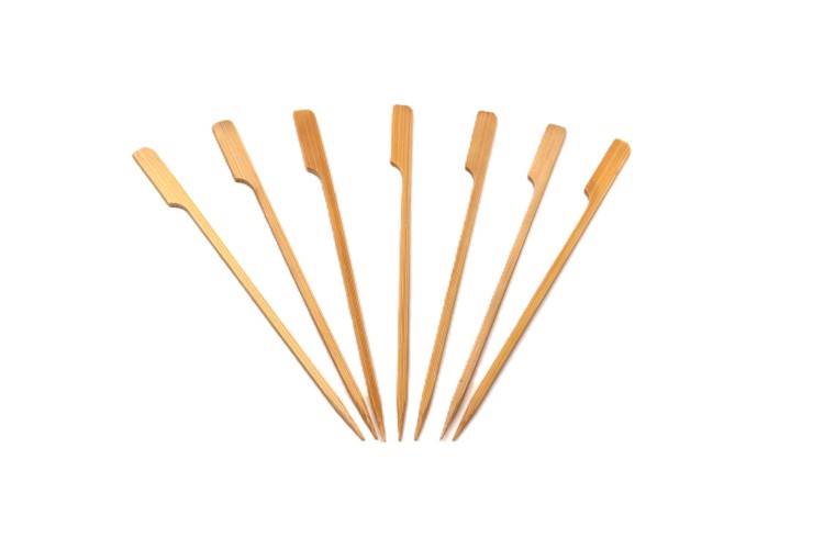 PATYCZKI BAMBUSOWE DO PRZEKĄSEK GOLF 18CM 100SZT