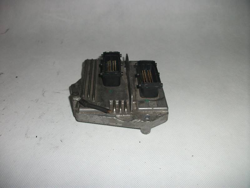Sterownik Opel Astra III H Zafira B FFFV 1.6 16V 55562549 FFFV EX