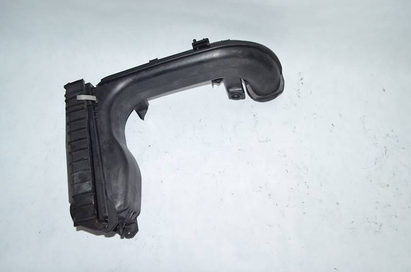 Obudowa filtra powietrza BMW F10 F20 F30 3.0 D N57 N57D30A 13718507565