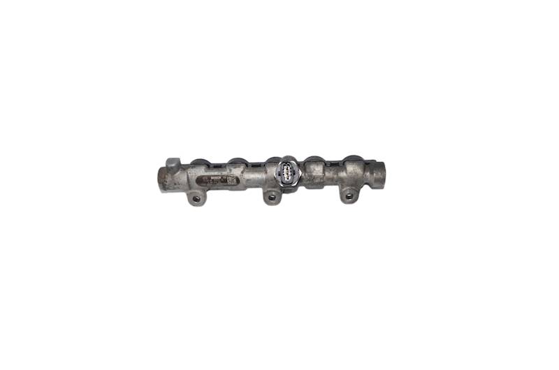 Listwa wtryskowa Renault Master 2.3 DCI + CZUJNIK H8200912225 0445214258
