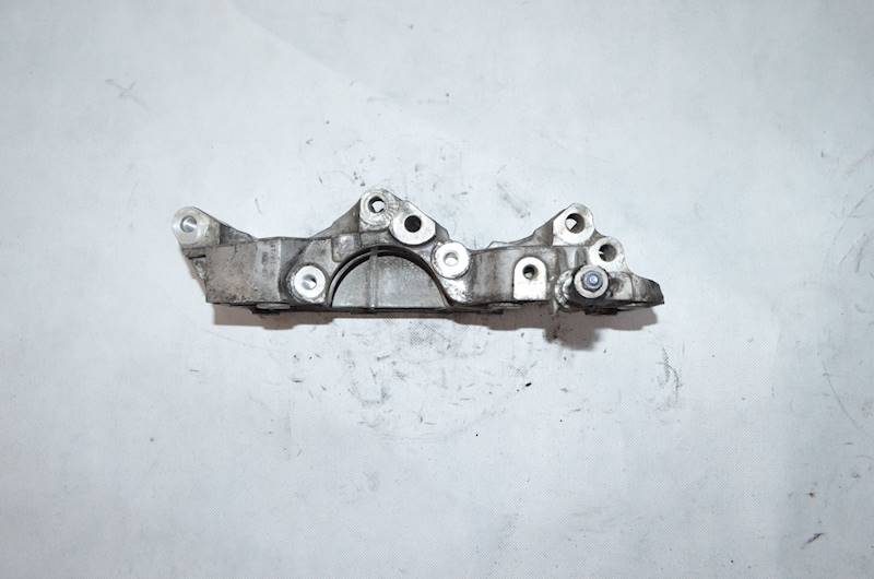 Łapa alternatora BMW E90 F10 F25 X5 2.0 D N47D20A