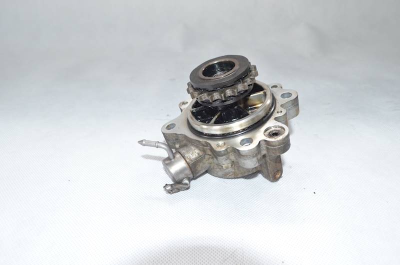 Pompa wakum Mazda 6 II GH CX-7 2.2 CITD MZD-CR