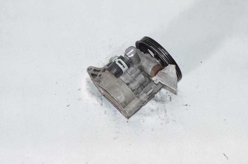 Pompa wspomagania Opel Insignia A 1.8 16V A18XER 55564138 4PK 