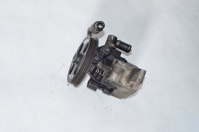 Pompa wspomagania Opel Insignia A 1.8 16V A18XER 55564138 4PK