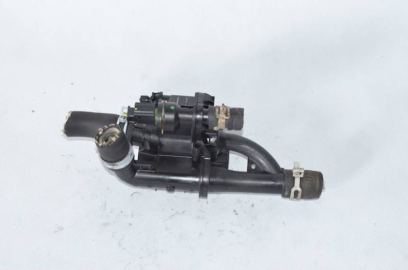 Obudowa termostatu Citroen C4 Peugeot 307 1.6 HDI