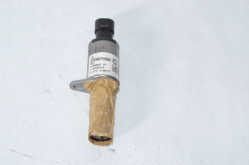Czujnik położenia wałka Opel Astra IV J 1.6 16V 55567050C F-347555-01
