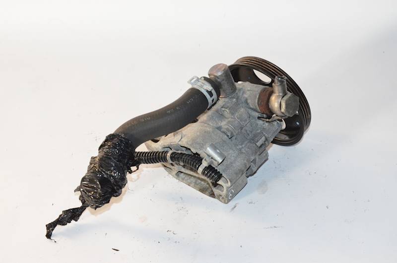 Pompa wspomagania Opel Insignia A 1.8 16V A18XER 55564138  4PK