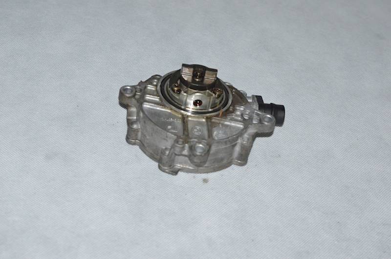 Pompa wakum BMW E81 E87 E90 E60 1.6 1.8 2.0 i N43