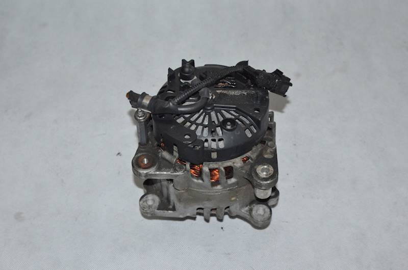 Alternator VW Golf VI Passat B7 Tiguan Skoda Superb II 1.4 TSI CAX TG11C048