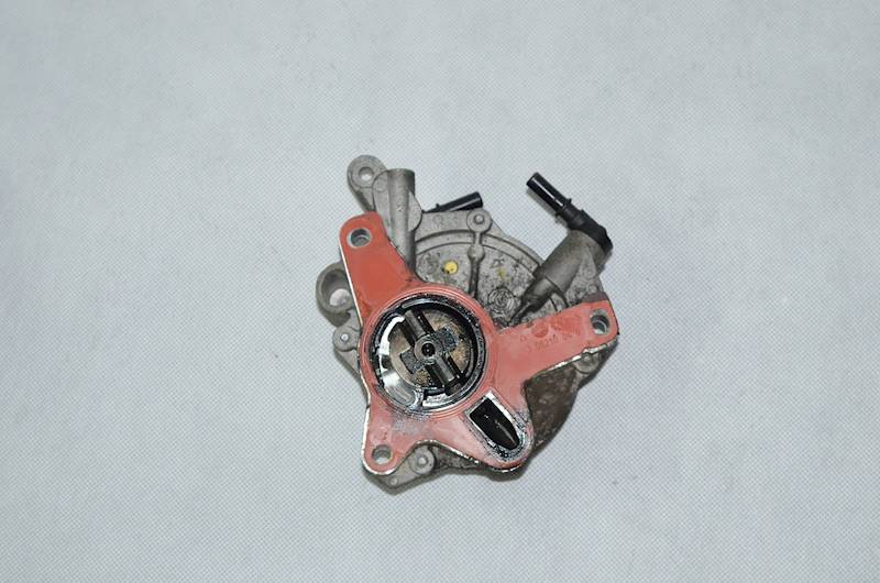Pompa wakum Ford Focus Mk2 Volvo S40 2.0 TDCI UFBA