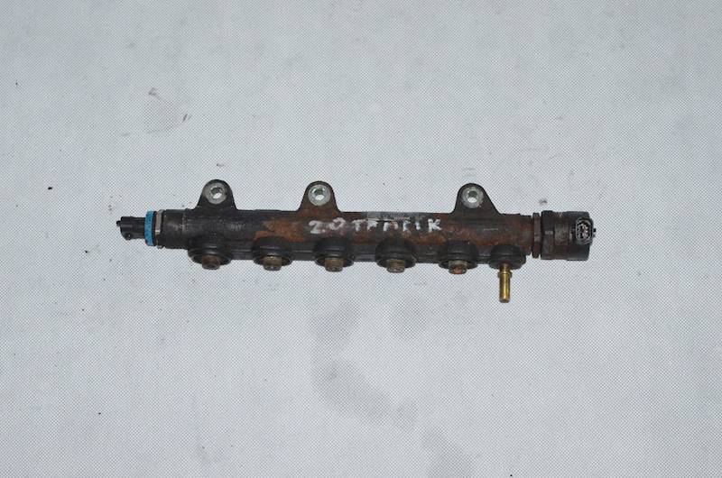 Listwa wtryskowa Opel Vivaro 2.0 DCI M9R CZUJNIK 0445214114 H82426550