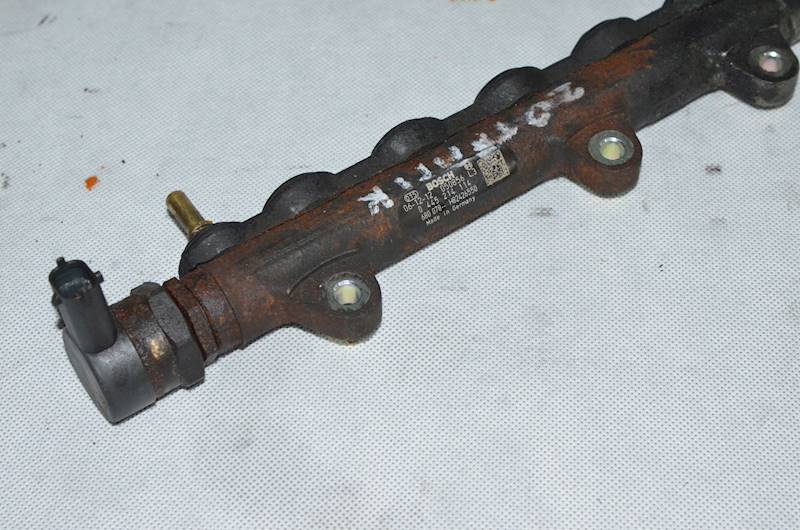 Listwa wtryskowa Opel Vivaro 2.0 DCI M9R CZUJNIK 0445214114 H82426550