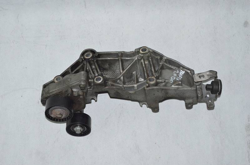 Łapa alternatora Renault Trafic Vivaro 2.0 DCI M9R