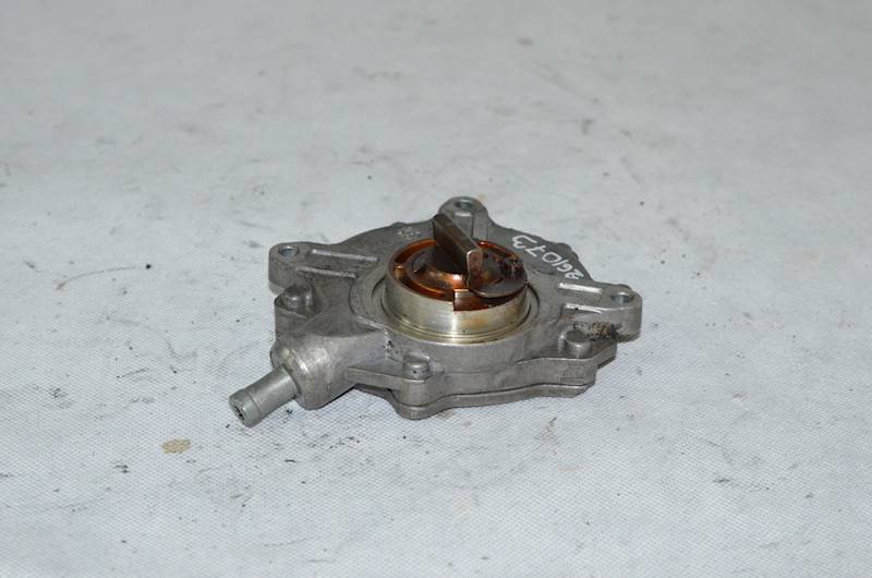Pompa wakum BMW X5 E53 Range Rover 4.4 V8 448S2