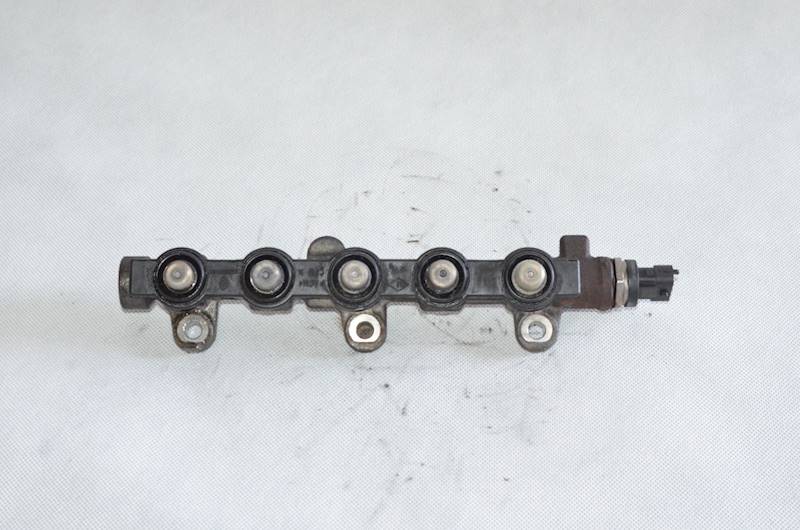Listwa wtryskowa Renault Trafic Opel Vivaro 2.0 DCI CZUJNIK 0445214251