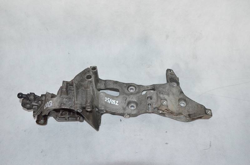 Łapa alternatora VW Golf VII Passat B7 1.6 2.0 TDI