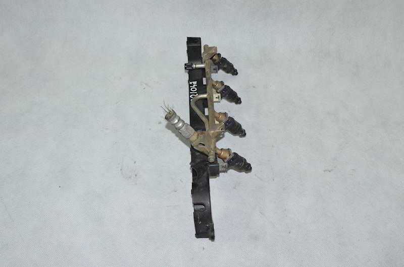 Listwa wtryskowa Opel Astra H Vectra C 1.8 16V Z18XE 2721501 09164991B