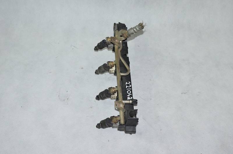 Listwa wtryskowa Opel Astra H Vectra C 1.8 16V Z18XE 2721501 09164991B