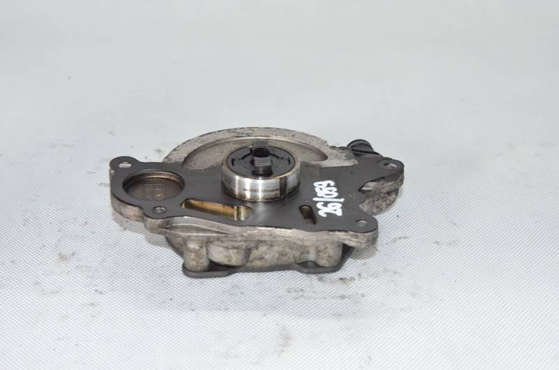 Pompa wakum VW Passat B7 Golf VI Audi A3 1.6 TDI 