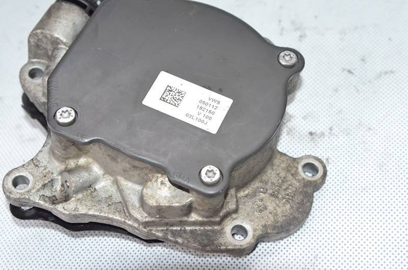 Pompa wakum VW Passat B7 Golf VI Audi A3 1.6 TDI 
