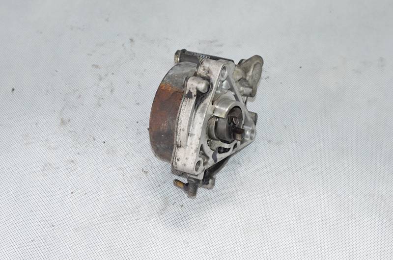 Pompa wakum Opel Zafira B Vectra C Signum 1.9 CDTI