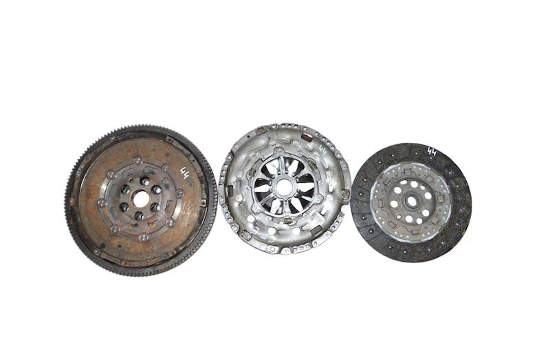 Koło dwumasowe VW Golf VII Passat B8 Audi A3 VW SuperB 1.4 TSI CZE KOMPLET