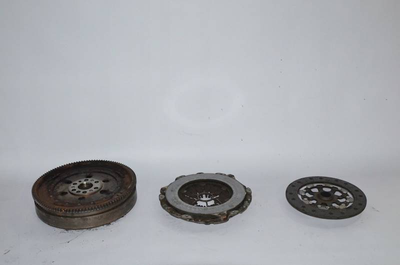 Koło dwumasowe BMW E90 E93 E91 E87 E88 LCI 2.0 16V N43B20AY KOMPLET