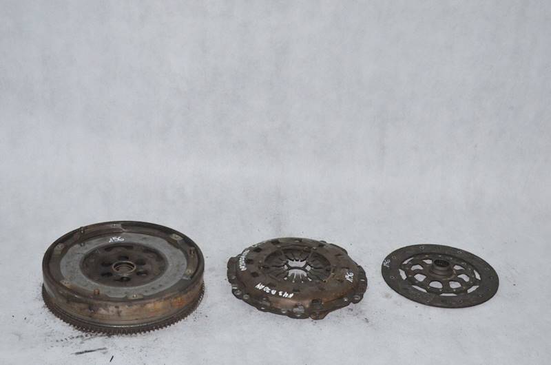 Koło dwumasowe BMW E90 E93 E87 E91 E88 LCI 2.0 16V N43B20AY KOMPLET