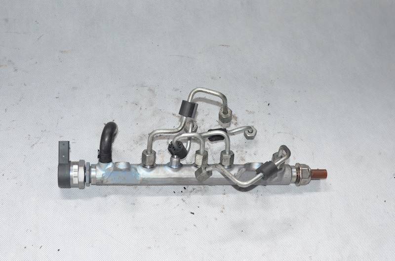 Listwa wtryskowa VW Golf VI Passat B7 Audi A4 B8 2.0 TDI CBA 03L130089